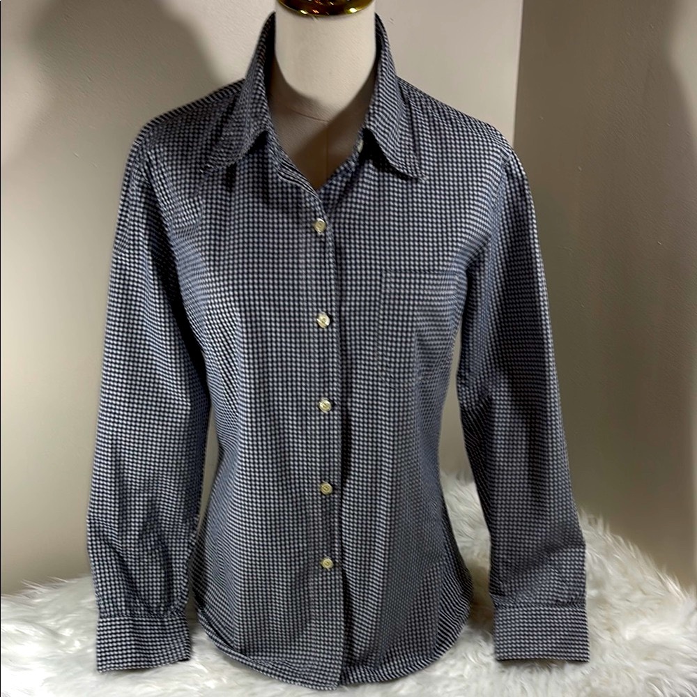 Women's GAP Black and White Checkered Fitted Button-Up Shirt